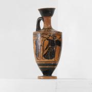 This Attic red and black figure vessel decorated with Athena by the workshop of ‘The Class of Athens 58' sold for £3,000.